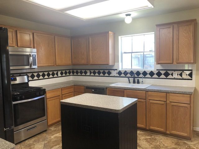 2110 Highland Bay Court, Katy, TX 77450