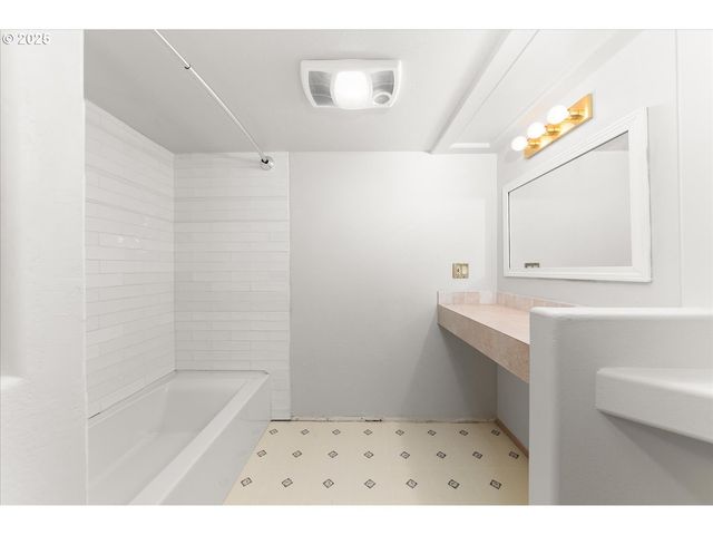 1110 E 28th Ave, Spokane, WA 99203