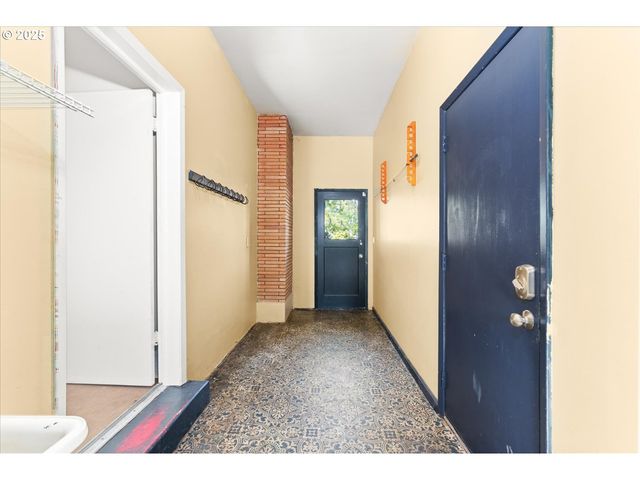 1110 E 28th Ave, Spokane, WA 99203