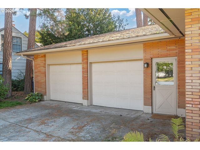 1110 E 28th Ave, Spokane, WA 99203