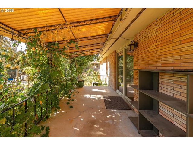 1110 E 28th Ave, Spokane, WA 99203