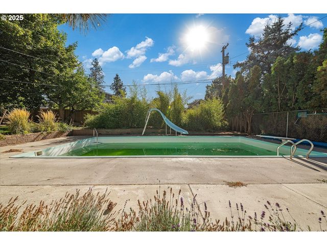 1110 E 28th Ave, Spokane, WA 99203