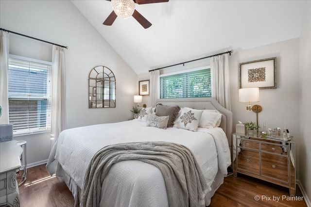 72 W Irving Park Road, Roselle, IL 60172