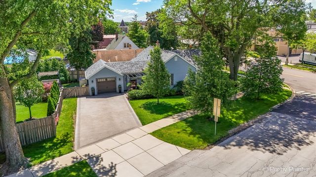 72 W Irving Park Road, Roselle, IL 60172