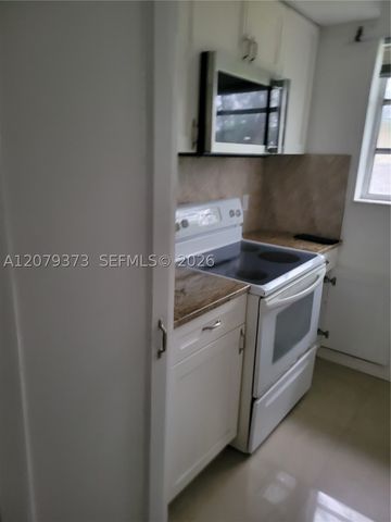 7725 Carlyle Ave 9, Miami Beach, FL 33141