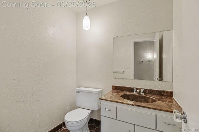 4190 WABEEK LAKE Drive S, West Bloomfield Charter Township, MI 48302