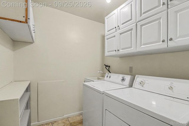 4190 WABEEK LAKE Drive S, West Bloomfield Charter Township, MI 48302