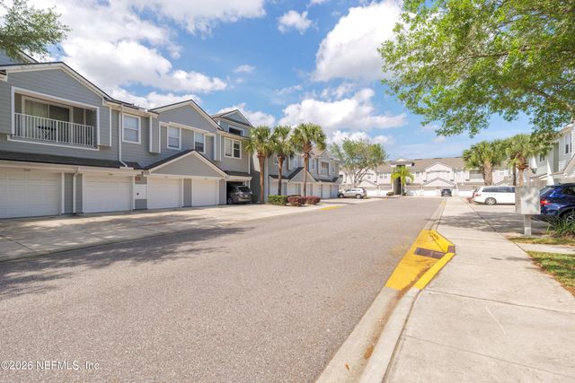 7060 DEER LODGE Circle 112, Jacksonville, FL 32256