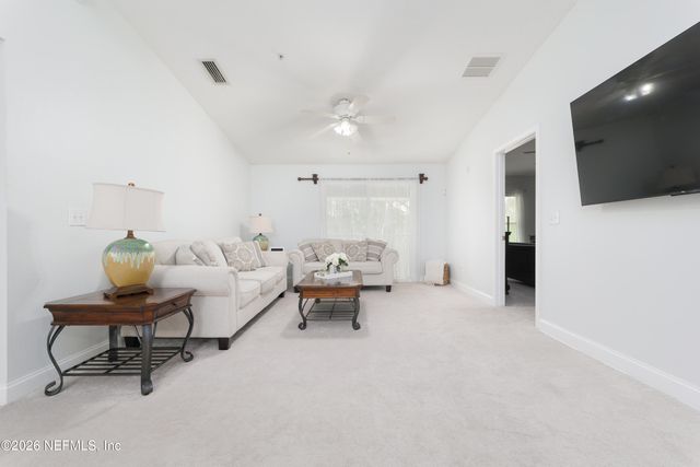 7060 DEER LODGE Circle 112, Jacksonville, FL 32256