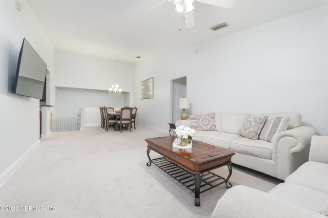 7060 DEER LODGE Circle 112, Jacksonville, FL 32256