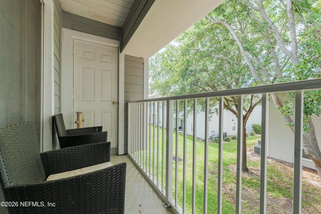 7060 DEER LODGE Circle 112, Jacksonville, FL 32256