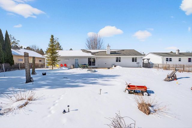 144 BALDWIN COURT, Appleton, WI 54915