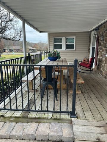 302 Bradley Cove Road, Russellville, AR 72802