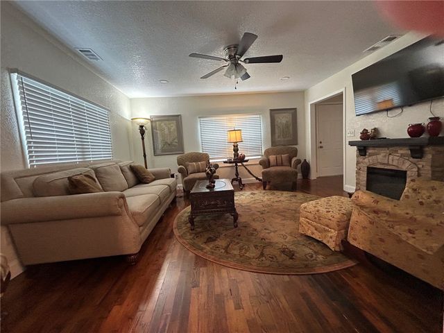 302 Bradley Cove Road, Russellville, AR 72802