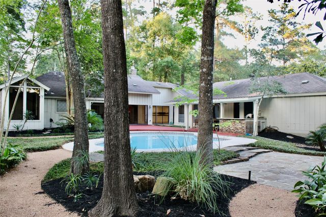 9 Willowherb Court, The Woodlands, TX 77380