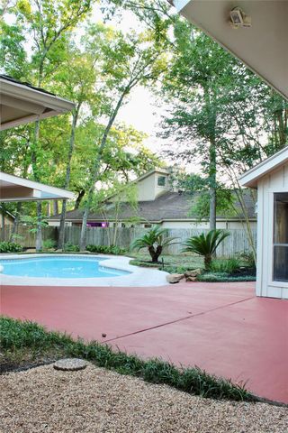 9 Willowherb Court, The Woodlands, TX 77380