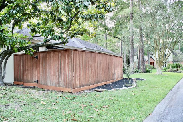 9 Willowherb Court, The Woodlands, TX 77380