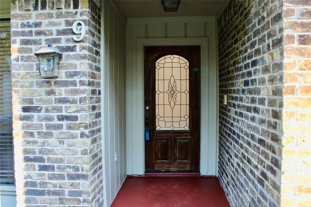 9 Willowherb Court, The Woodlands, TX 77380