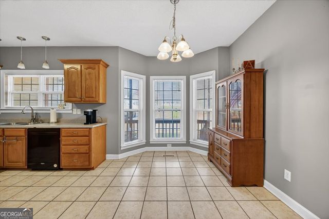 134 Royal Lane, Gray, GA 31032