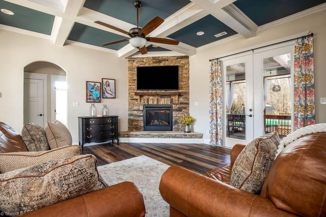 1655 Jades Way, Thomasville, NC 27360