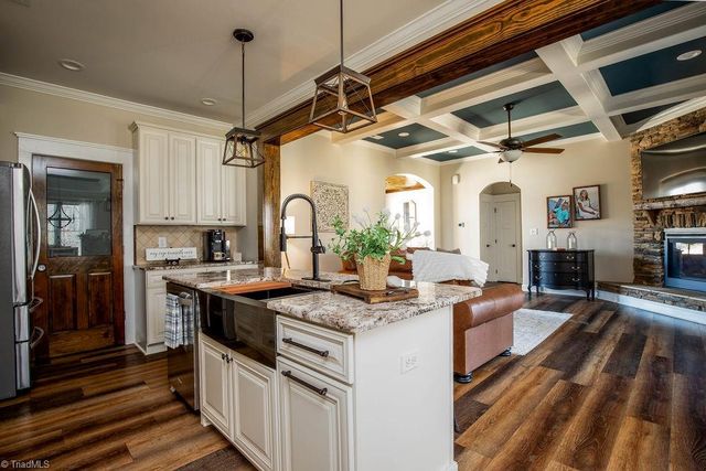 1655 Jades Way, Thomasville, NC 27360