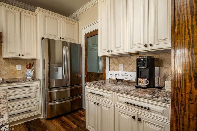 1655 Jades Way, Thomasville, NC 27360