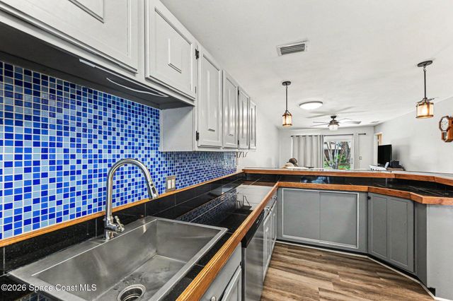 865 Regal Avenue NE, Palm Bay, FL 32905