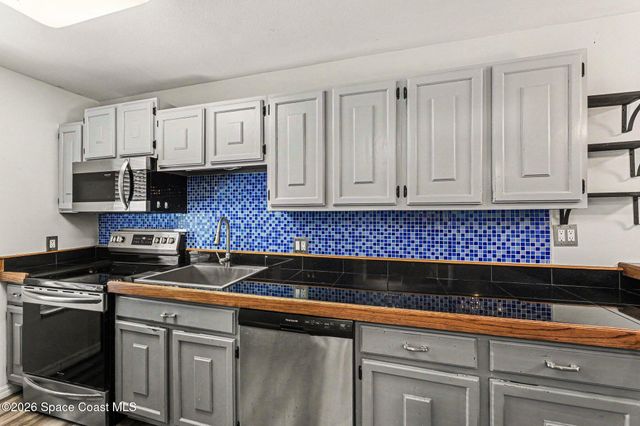 865 Regal Avenue NE, Palm Bay, FL 32905