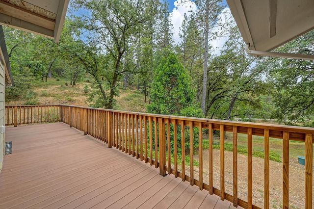 20365 Wolf Creek Road, Grass Valley, CA 95949