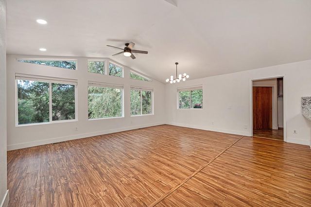 20365 Wolf Creek Road, Grass Valley, CA 95949