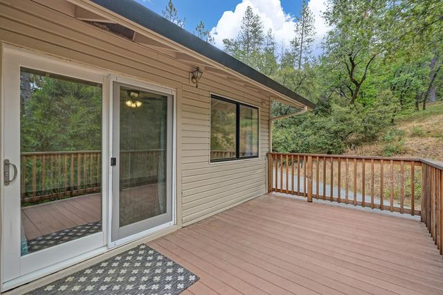 20365 Wolf Creek Road, Grass Valley, CA 95949