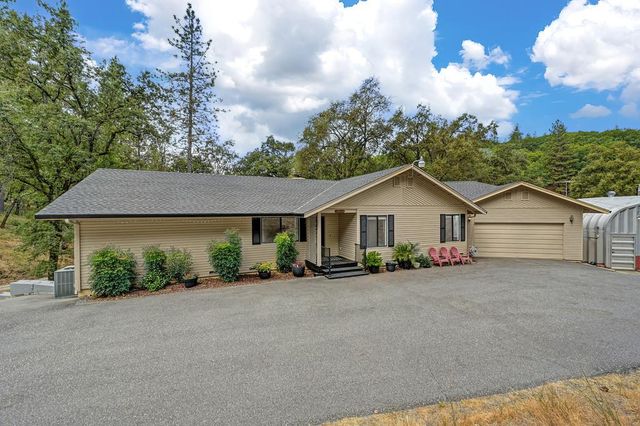 20365 Wolf Creek Road, Grass Valley, CA 95949