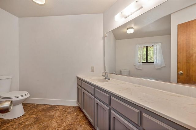 20365 Wolf Creek Road, Grass Valley, CA 95949
