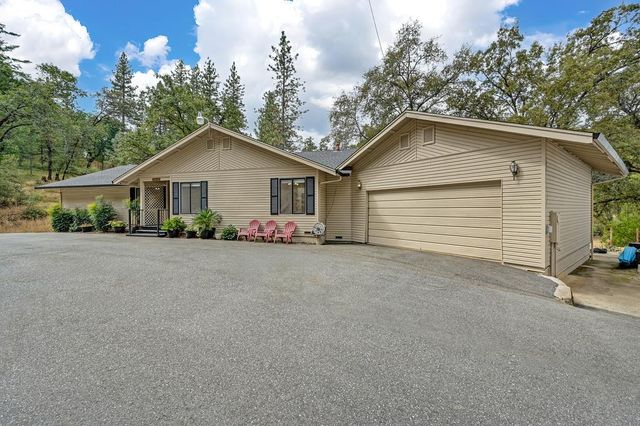 20365 Wolf Creek Road, Grass Valley, CA 95949