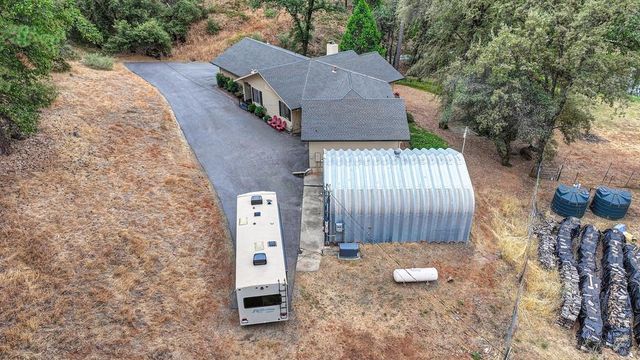 20365 Wolf Creek Road, Grass Valley, CA 95949