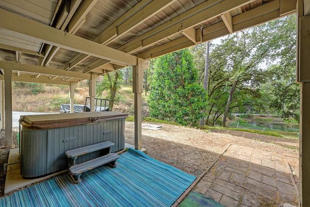 20365 Wolf Creek Road, Grass Valley, CA 95949