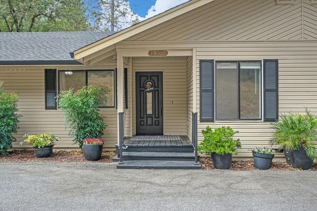 20365 Wolf Creek Road, Grass Valley, CA 95949