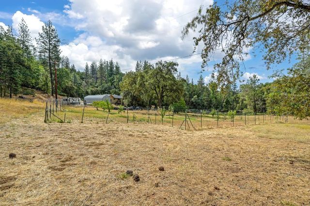 20365 Wolf Creek Road, Grass Valley, CA 95949