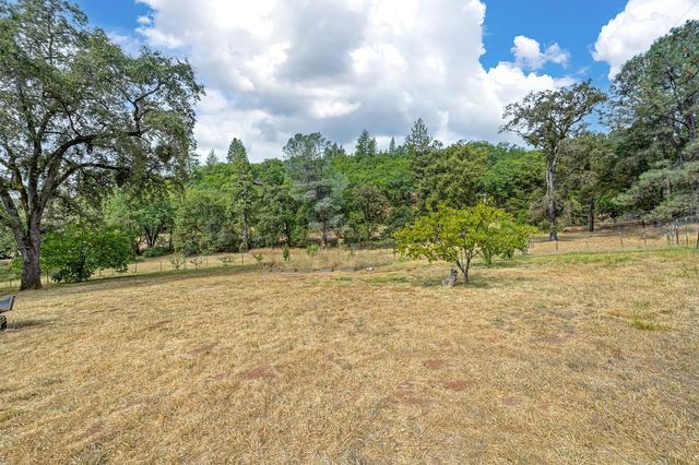 20365 Wolf Creek Road, Grass Valley, CA 95949