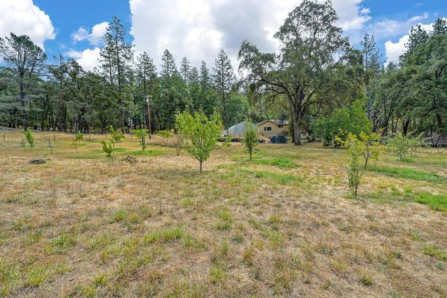 20365 Wolf Creek Road, Grass Valley, CA 95949