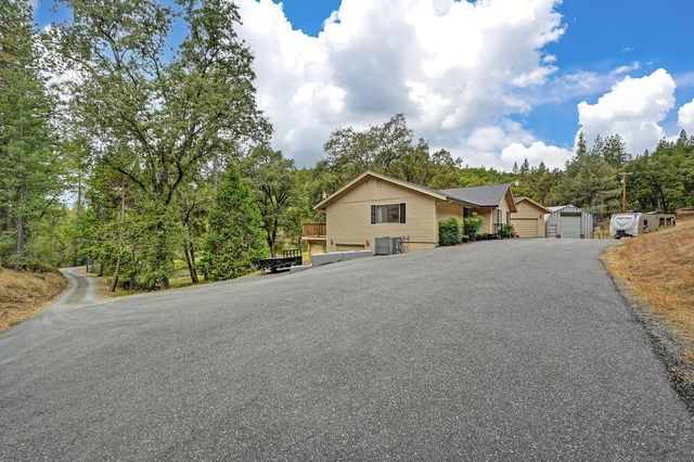 20365 Wolf Creek Road, Grass Valley, CA 95949