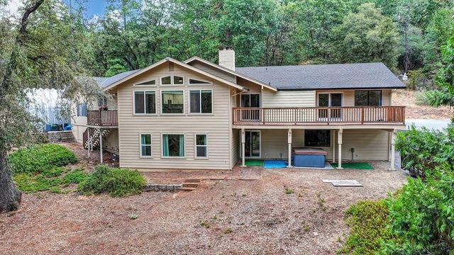 20365 Wolf Creek Road, Grass Valley, CA 95949