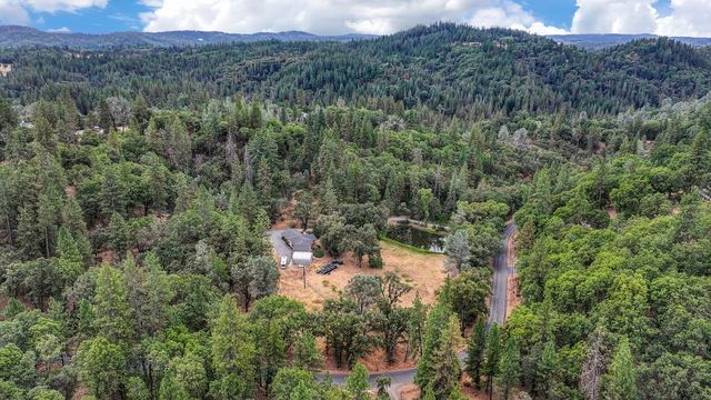 20365 Wolf Creek Road, Grass Valley, CA 95949