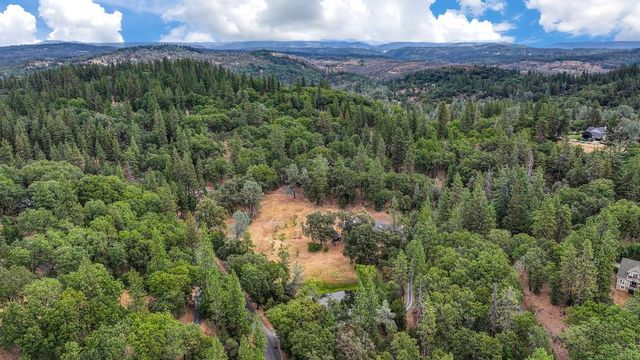20365 Wolf Creek Road, Grass Valley, CA 95949