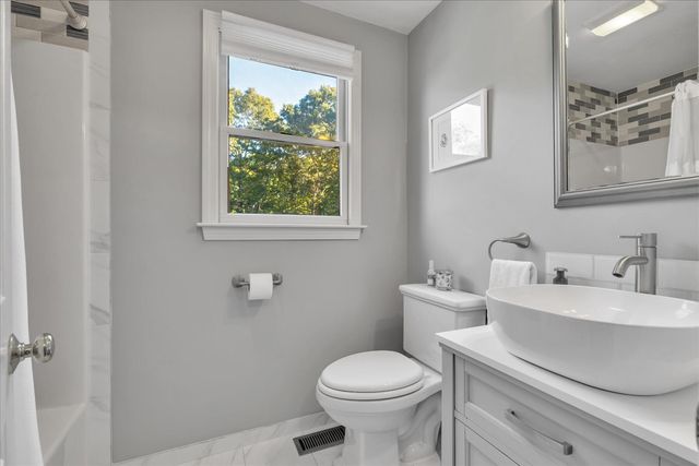 40 Waterfield Road, Osterville, MA 02655