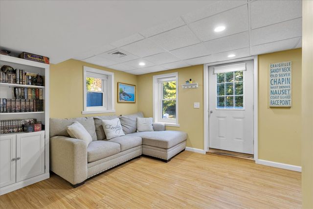 40 Waterfield Road, Osterville, MA 02655