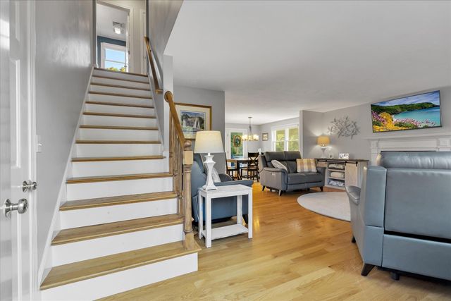 40 Waterfield Road, Osterville, MA 02655