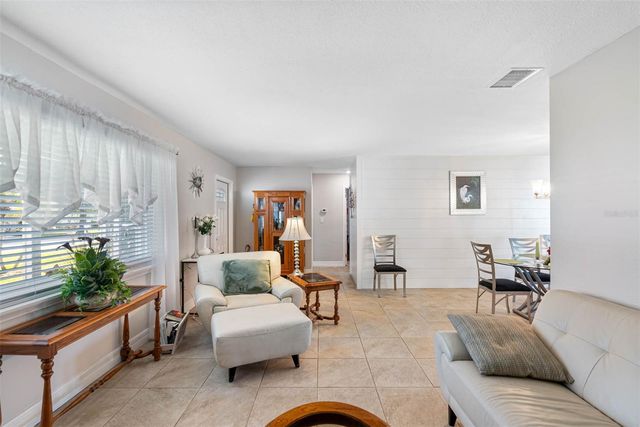 11572 88TH AVENUE, Seminole, FL 33772