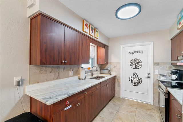 11572 88TH AVENUE, Seminole, FL 33772