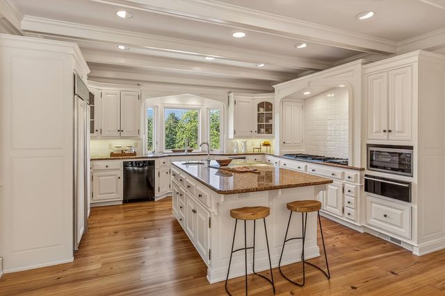 1110 Trinity Drive, Menlo Park, CA 94025